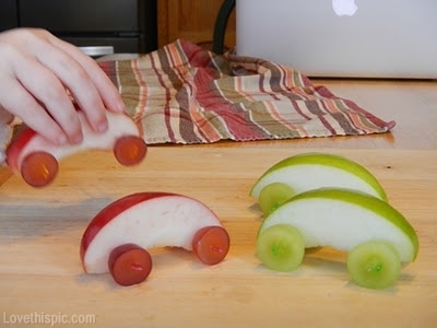 26089-Apple-Cars-With-Grape-Wheels.jpg