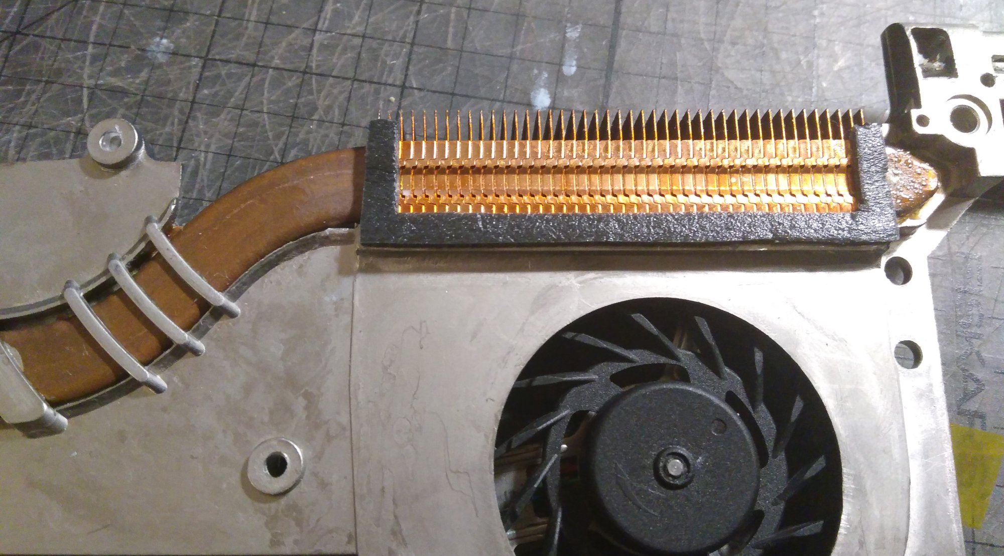 A1139 heat pipe-fan contact point (new foam).jpg