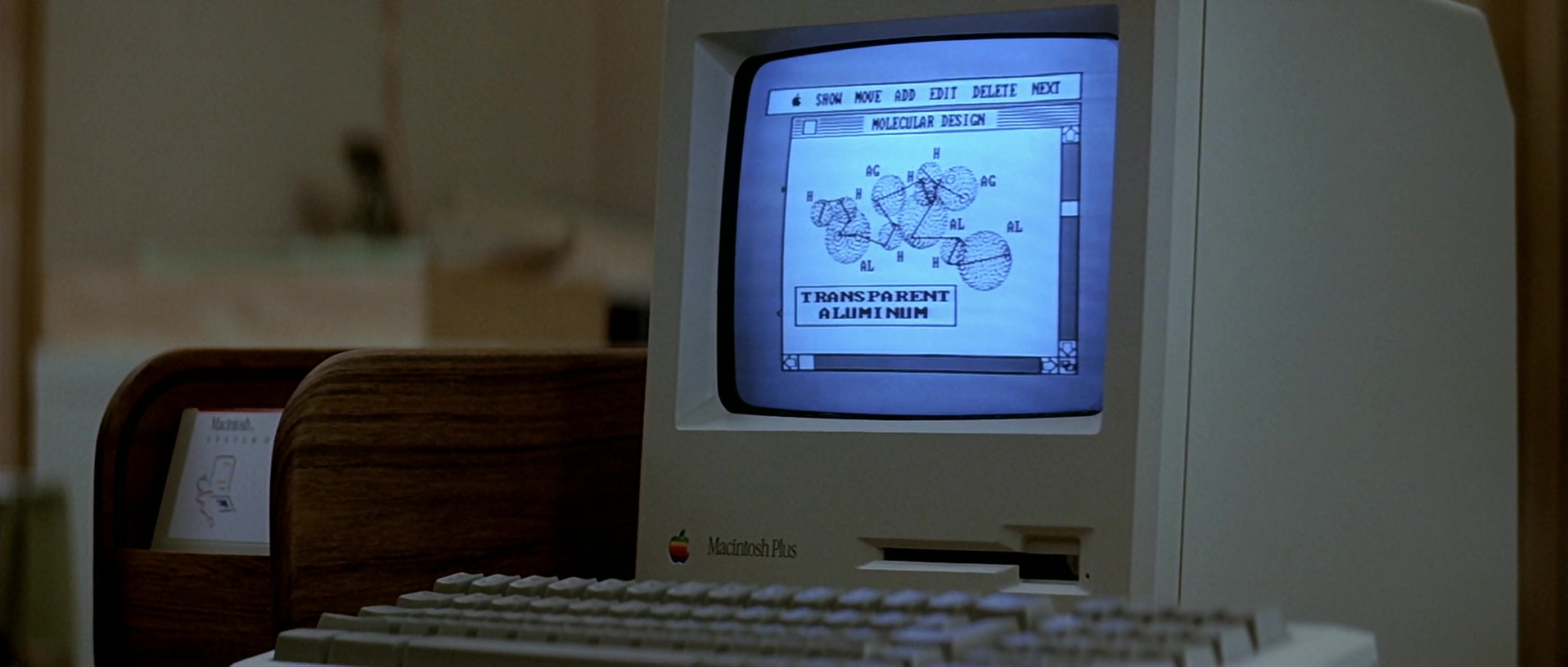 Apple-Macintosh-Plus-Computer-in-Star-Trek-IV-The-Voyage-Home-2.jpg