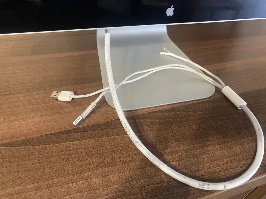 Apple_24-teared_cable.jpg