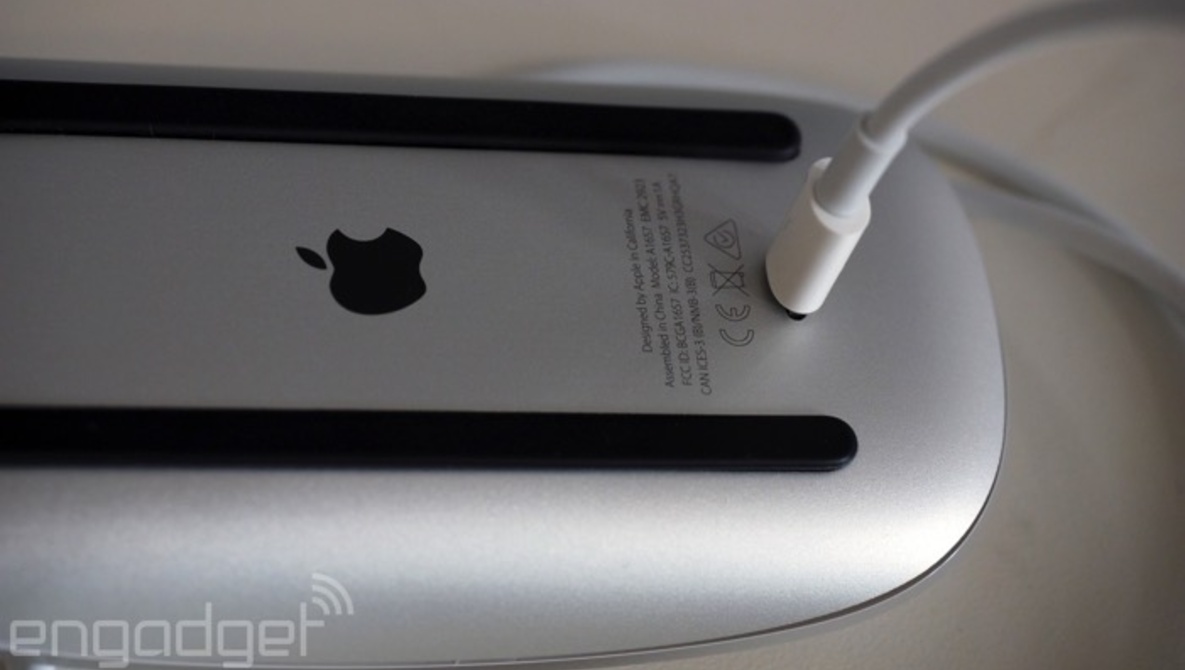 apple_magic_mouse_2_charging_port_bottom_engadget.jpg