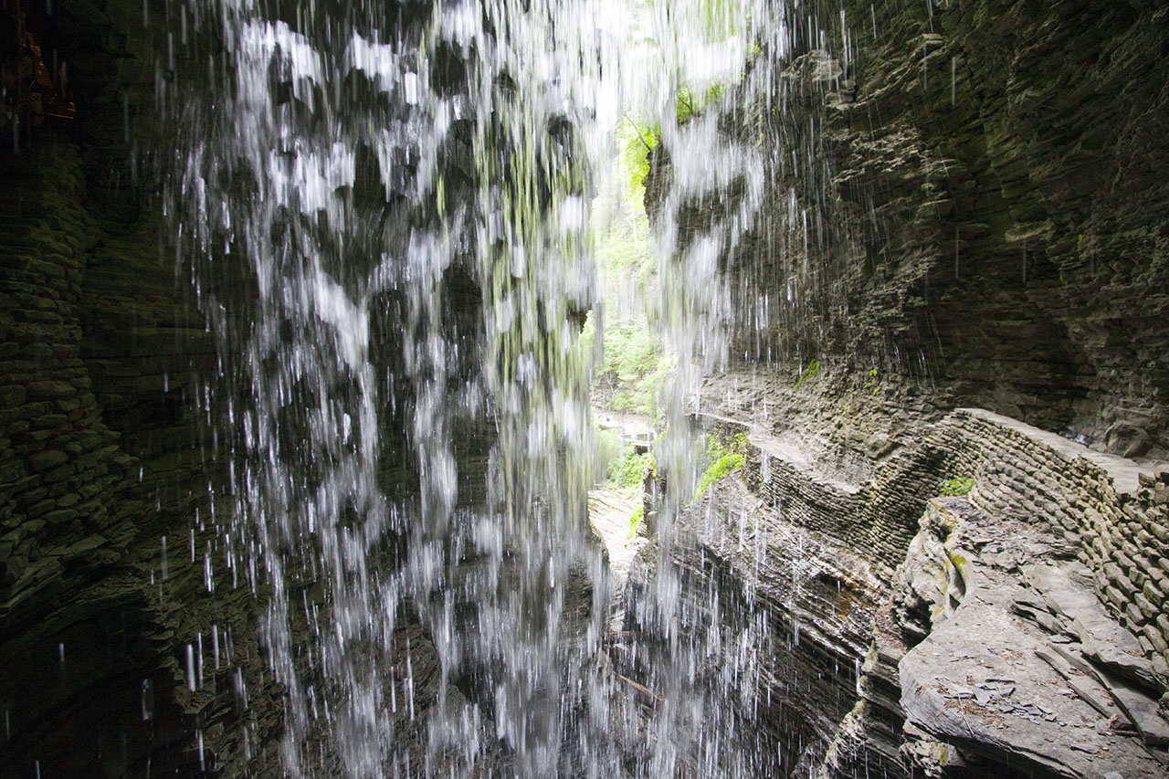 behindthefalls1280.jpg