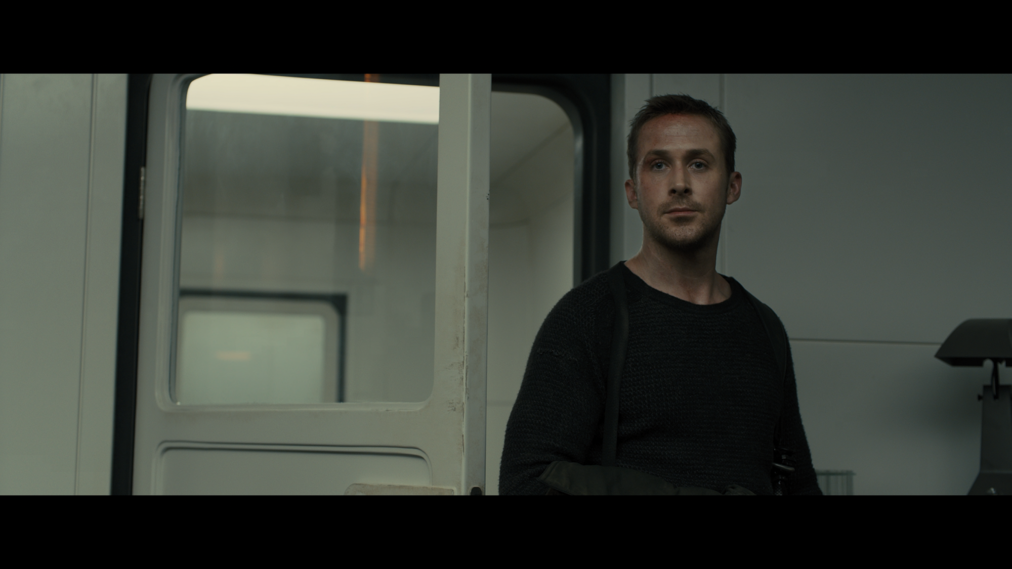 Blade Runner 2049 (2017).mkv - 00.28.16.567.png