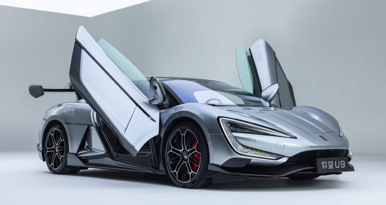 BYDs-Yangwang-U9-Electric-Supercar-Hits-the-Market-with-Starting-Price-of-233500-1536x815.jpg