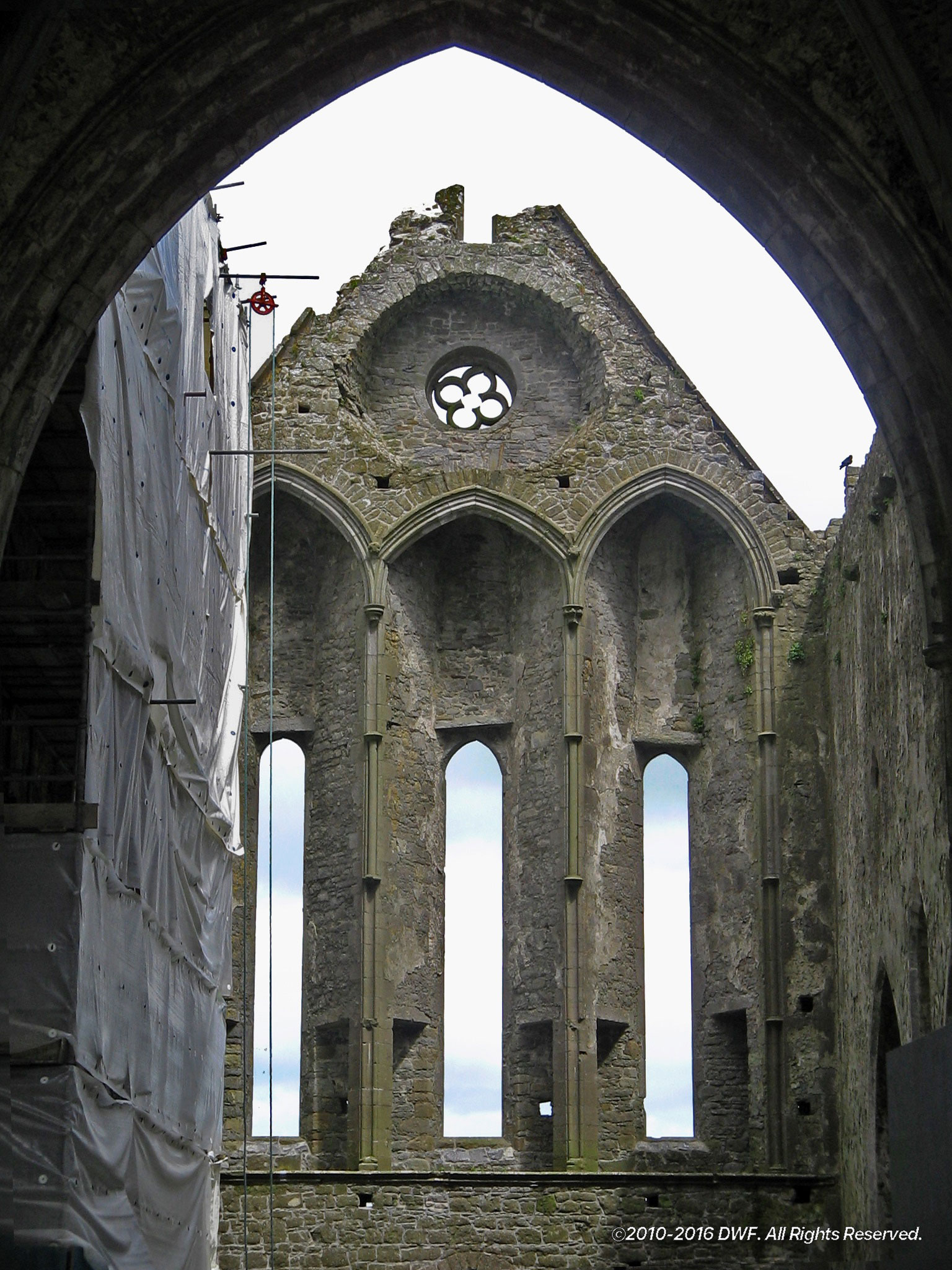 Cashel-Ruins,-County-Tipperary,-Ireland.jpg