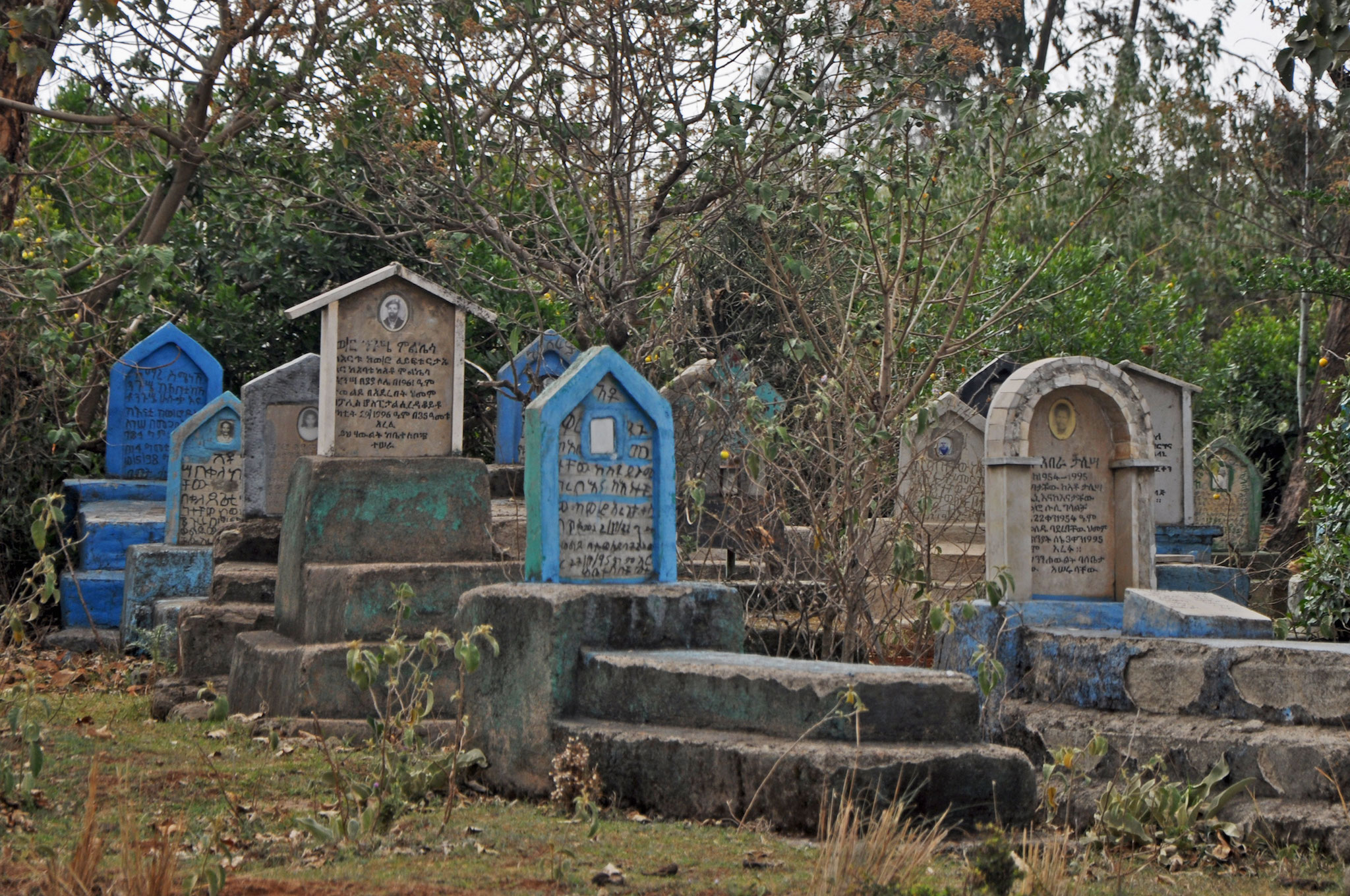 Cemetery, Goro.jpg