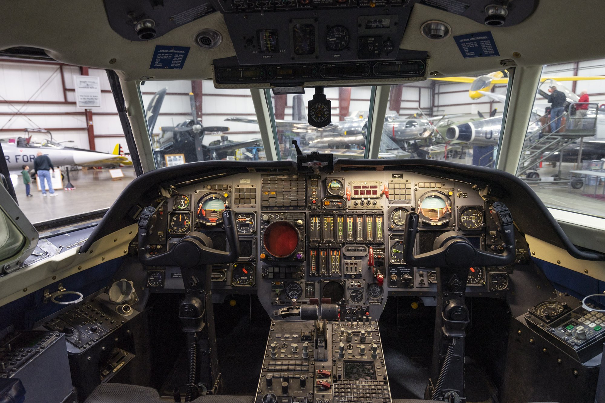 Cockpit 2500px.jpg