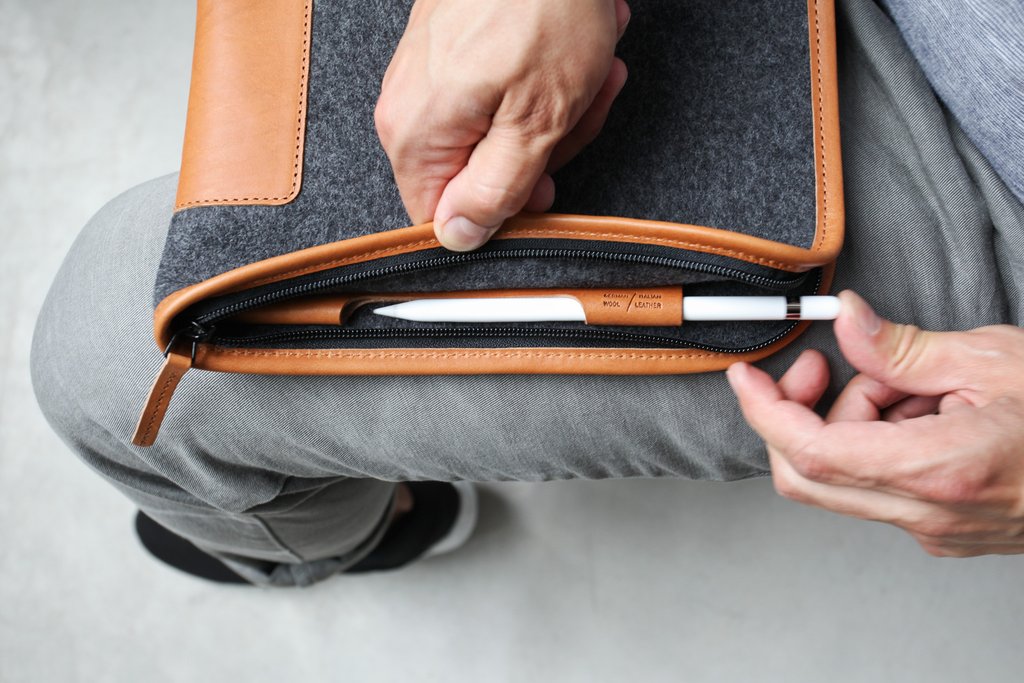 cocones_grapher_folio_case_macbook_ipad_grey_tan_01_1024x1024.jpg