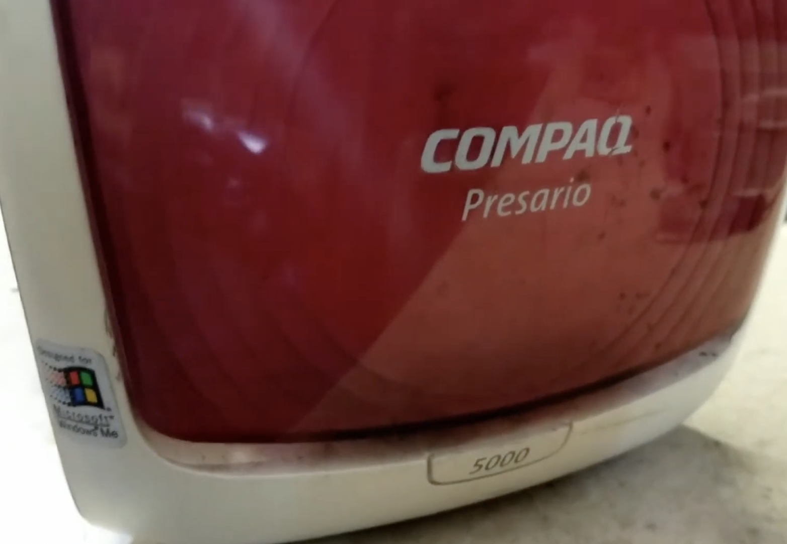 Compaq Presario red.jpg