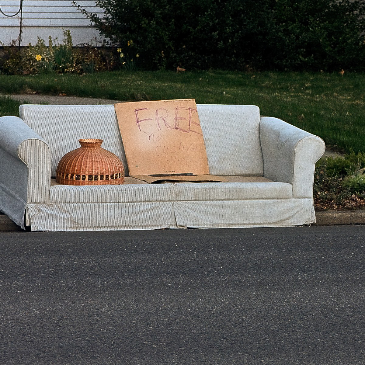 couchfree.jpg