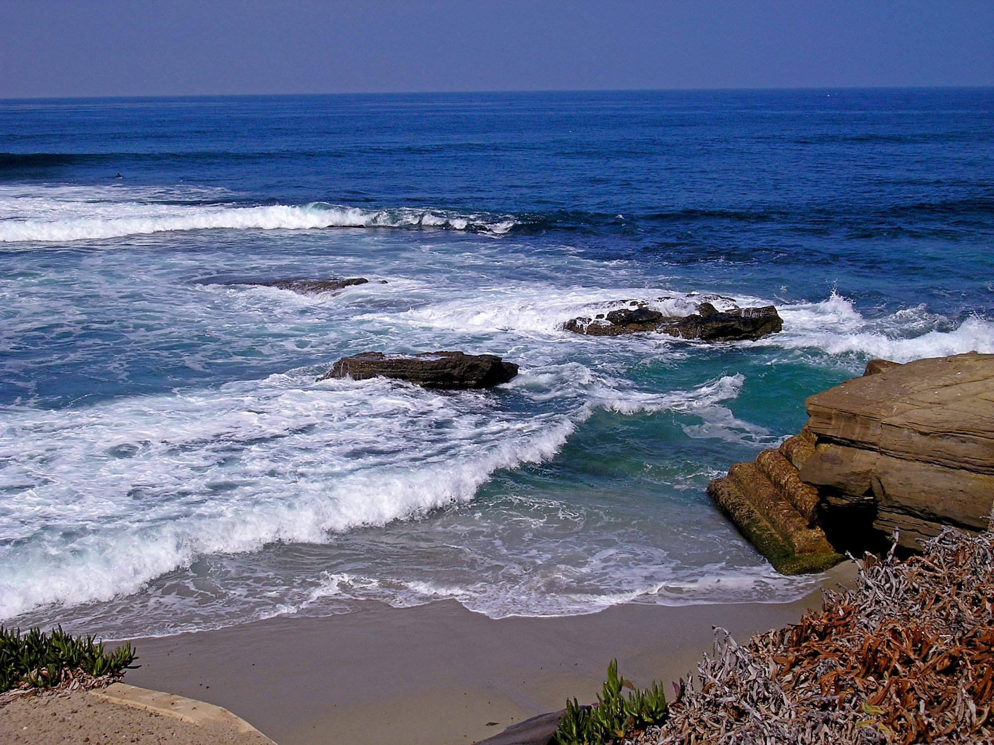 cove surf rocks 7x.jpg