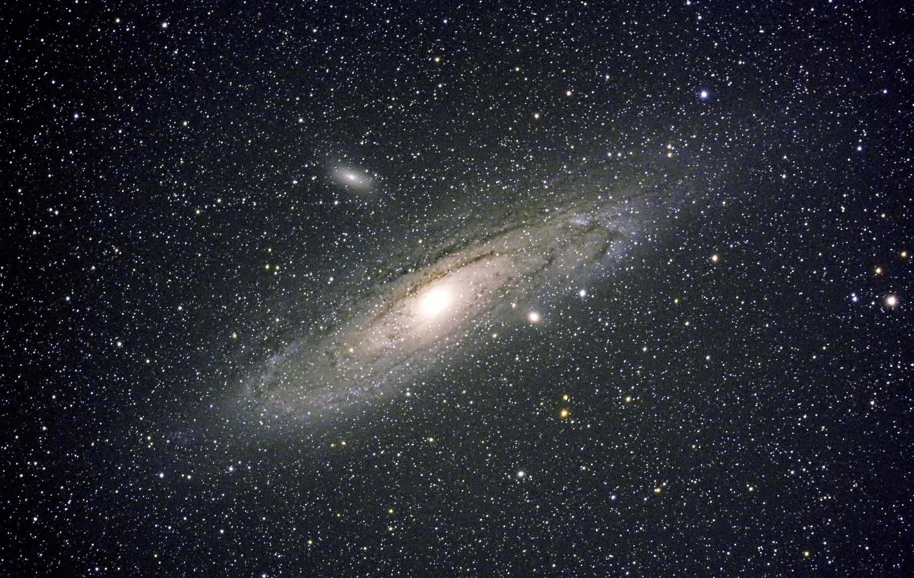 D800 M31 1840x.jpeg