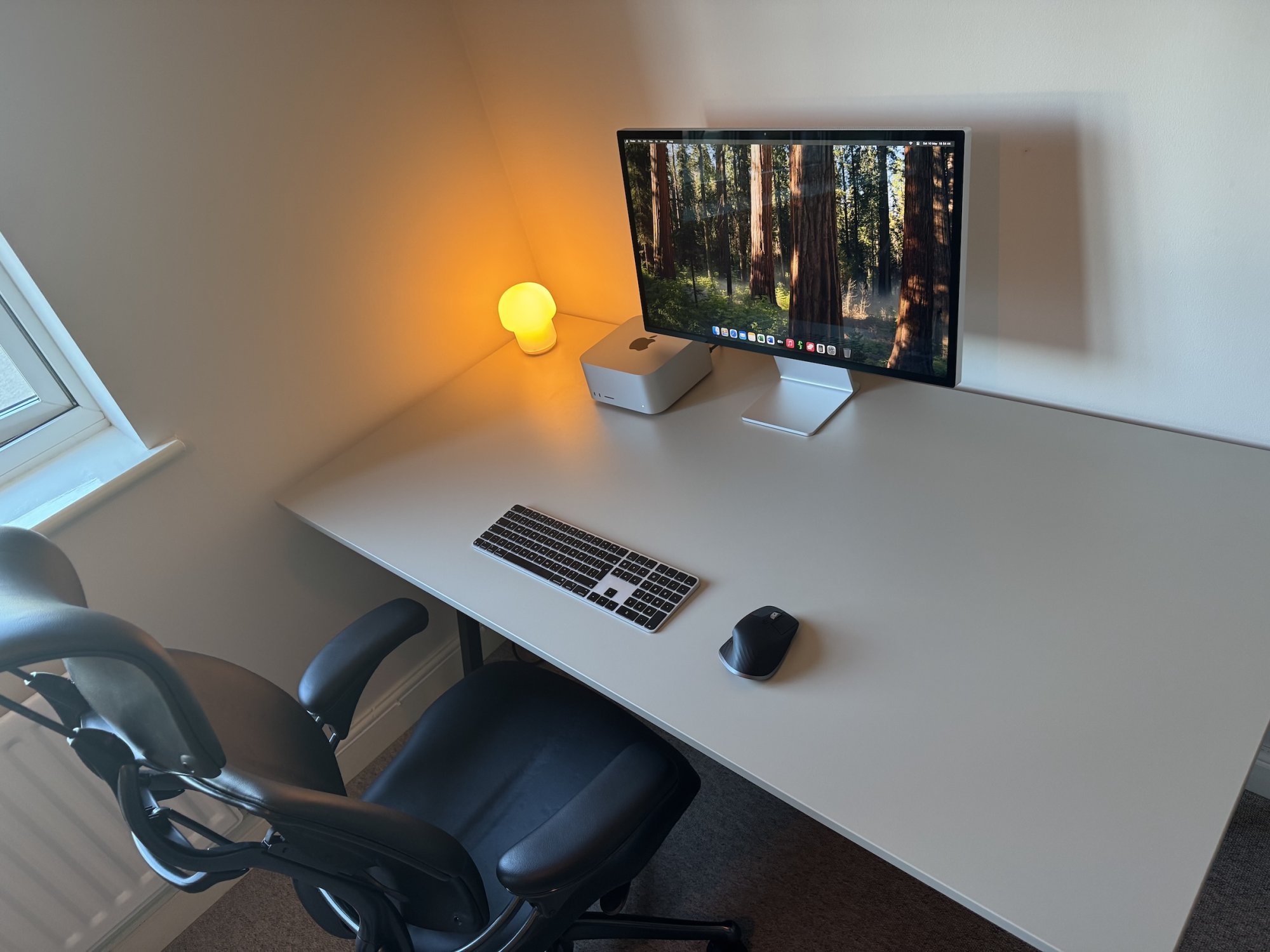 desk.jpg