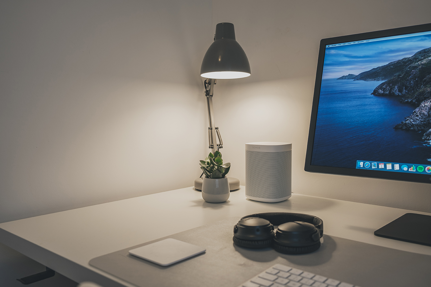 Desk_Setup_Jan2020-2_web.jpg
