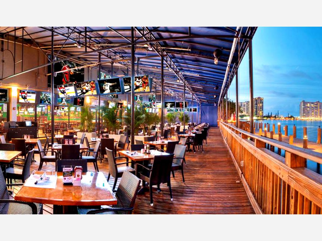 Duffys_Sports_Grill_Miami.jpg