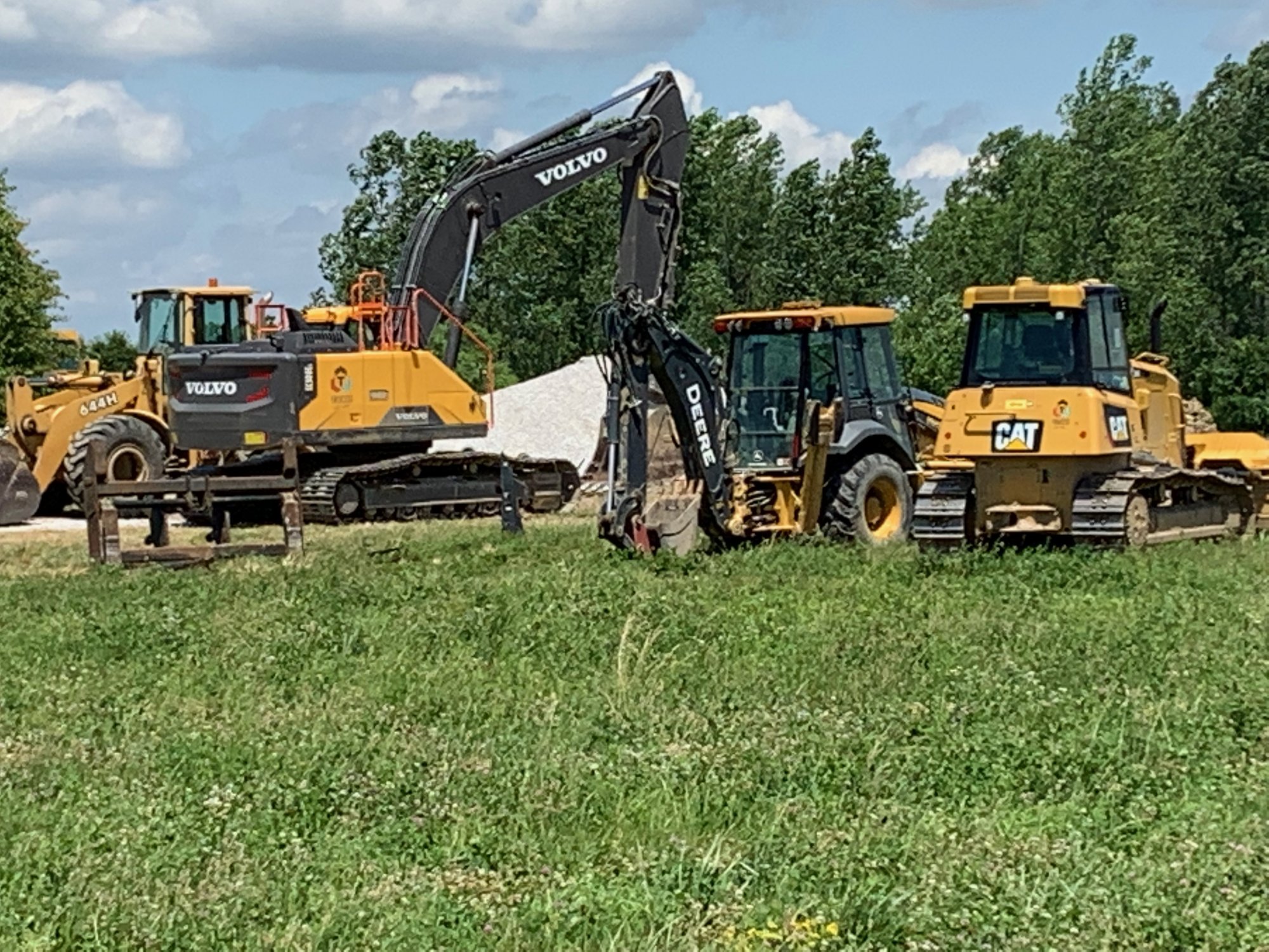 Galloway Road Sports complex - Construction - Machinery 4.jpeg