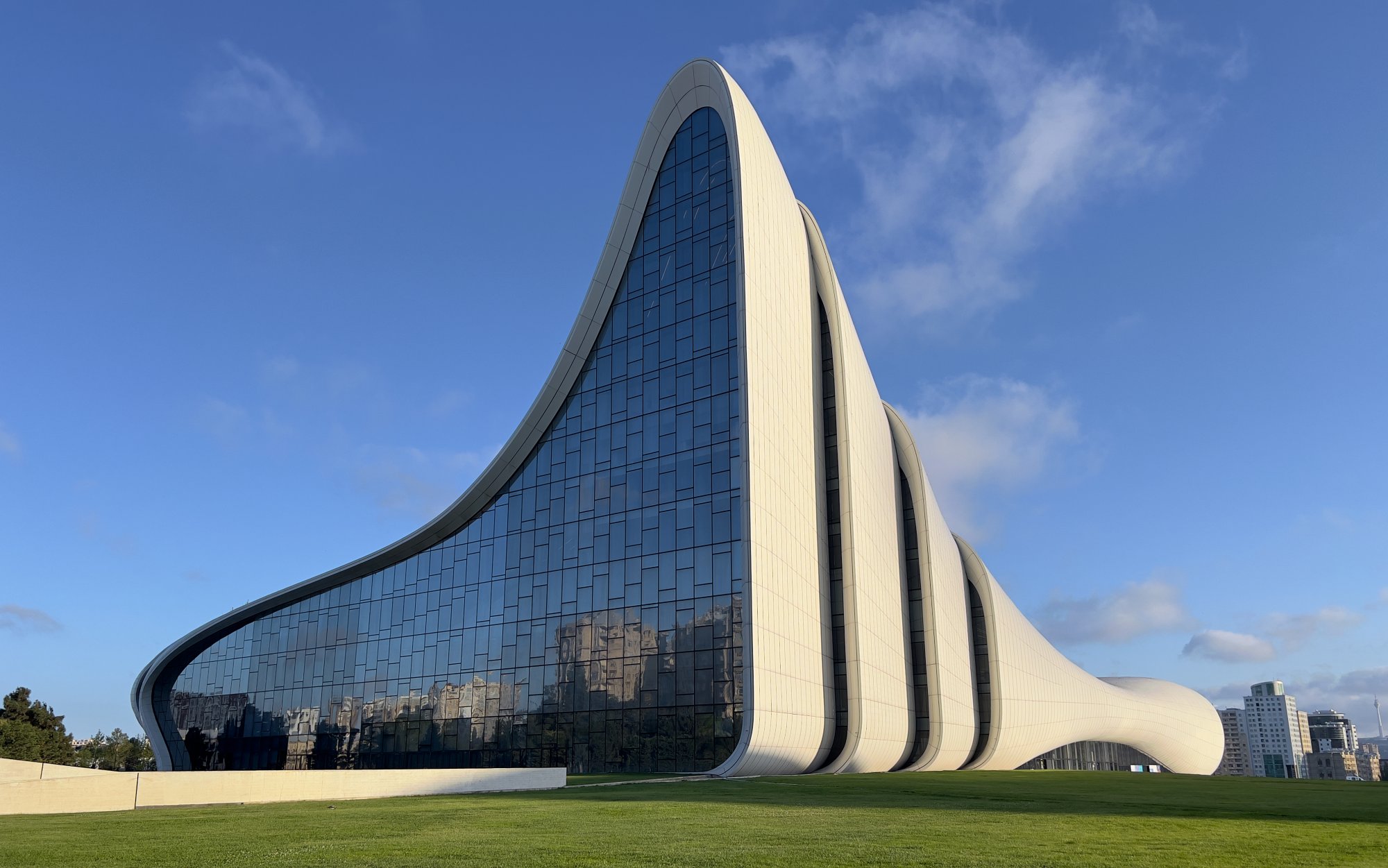 Heydar Aliyev Center (2).jpeg