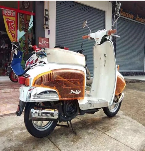 Honda Julio AF52 4.jpg