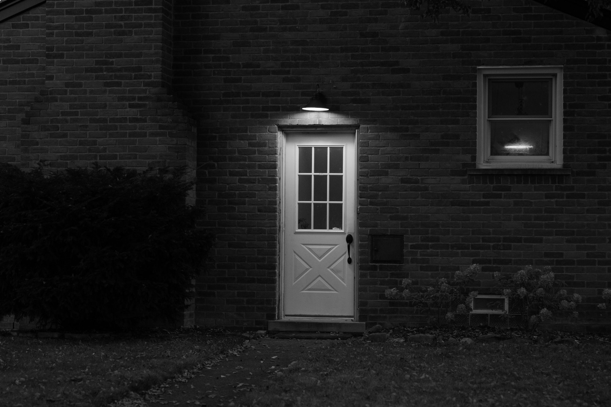 img-porch-light-001.jpg