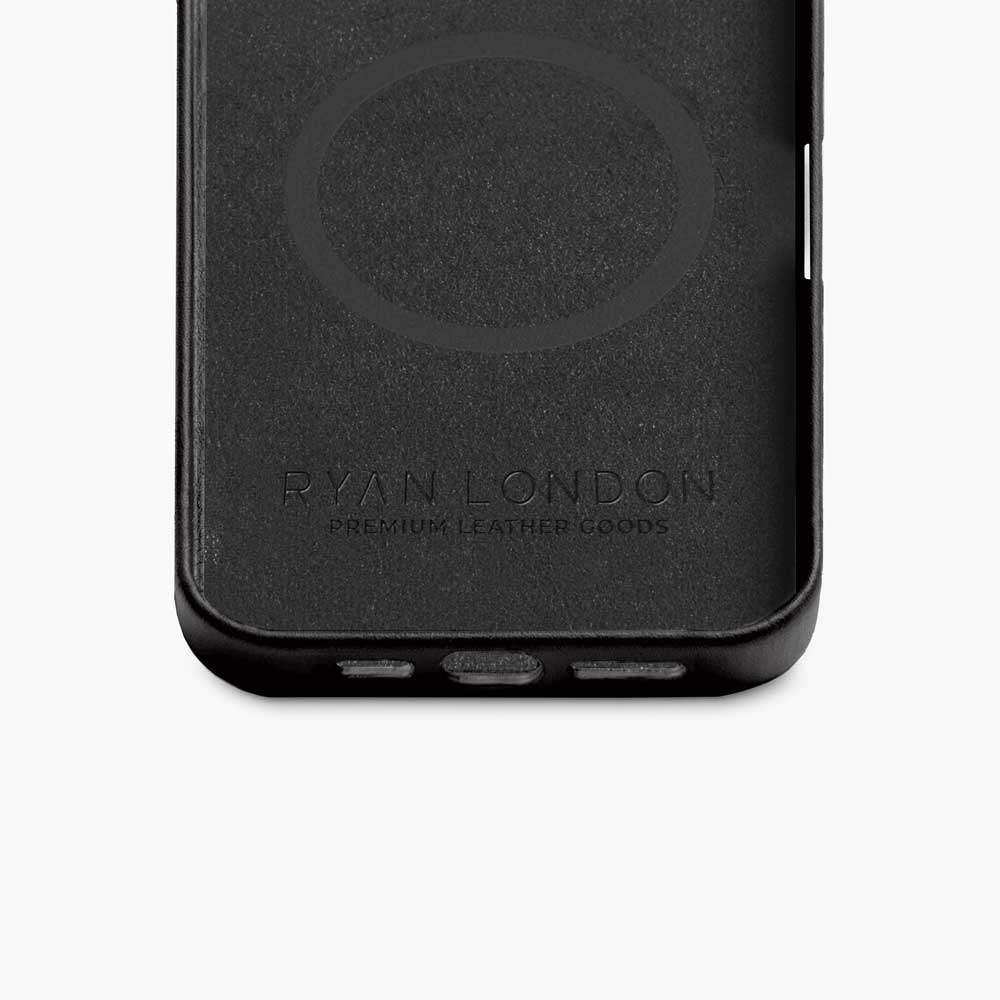 iphone-16-pro-full-grain--black-leather-magsafe-metal-buttons-camera-case-bottom_2048x.jpg