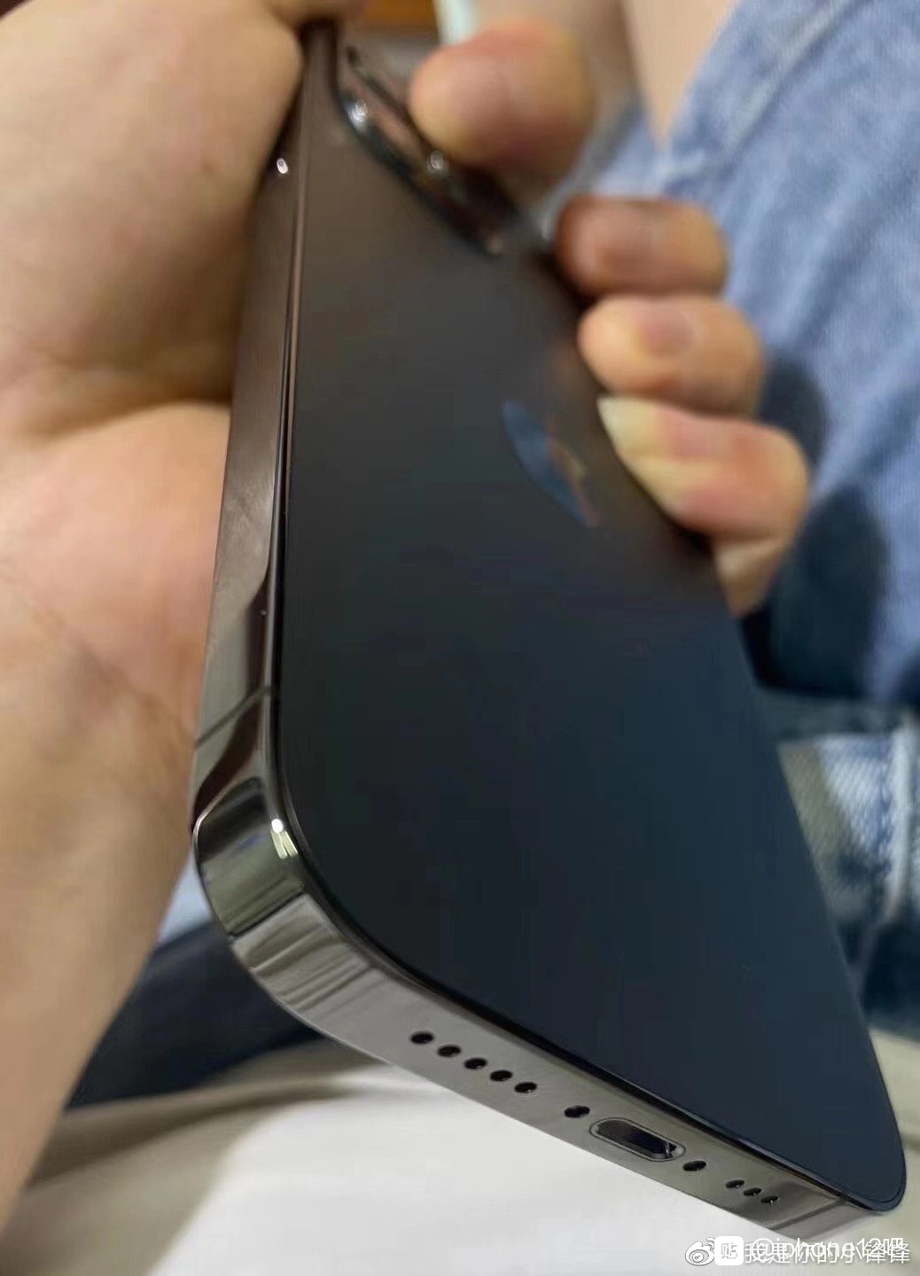 iphone1201.jpg