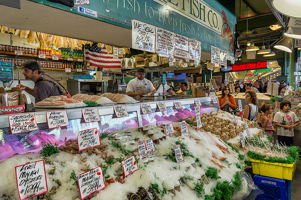 Janelle_Pike_Place_Market_04202023_9411_1000p.jpg