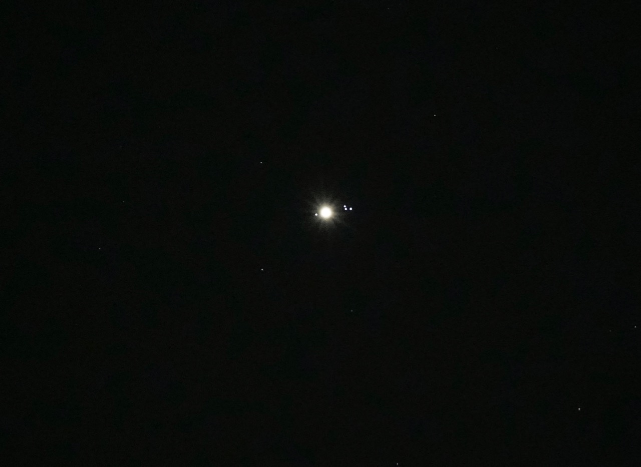 Jupiter +4 moons.jpg