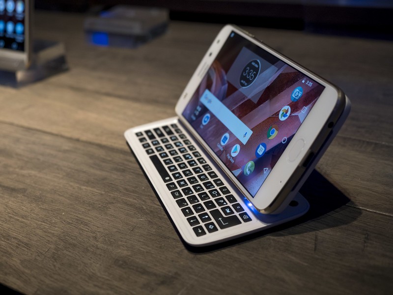 keyboard-moto-mod-hero.jpg