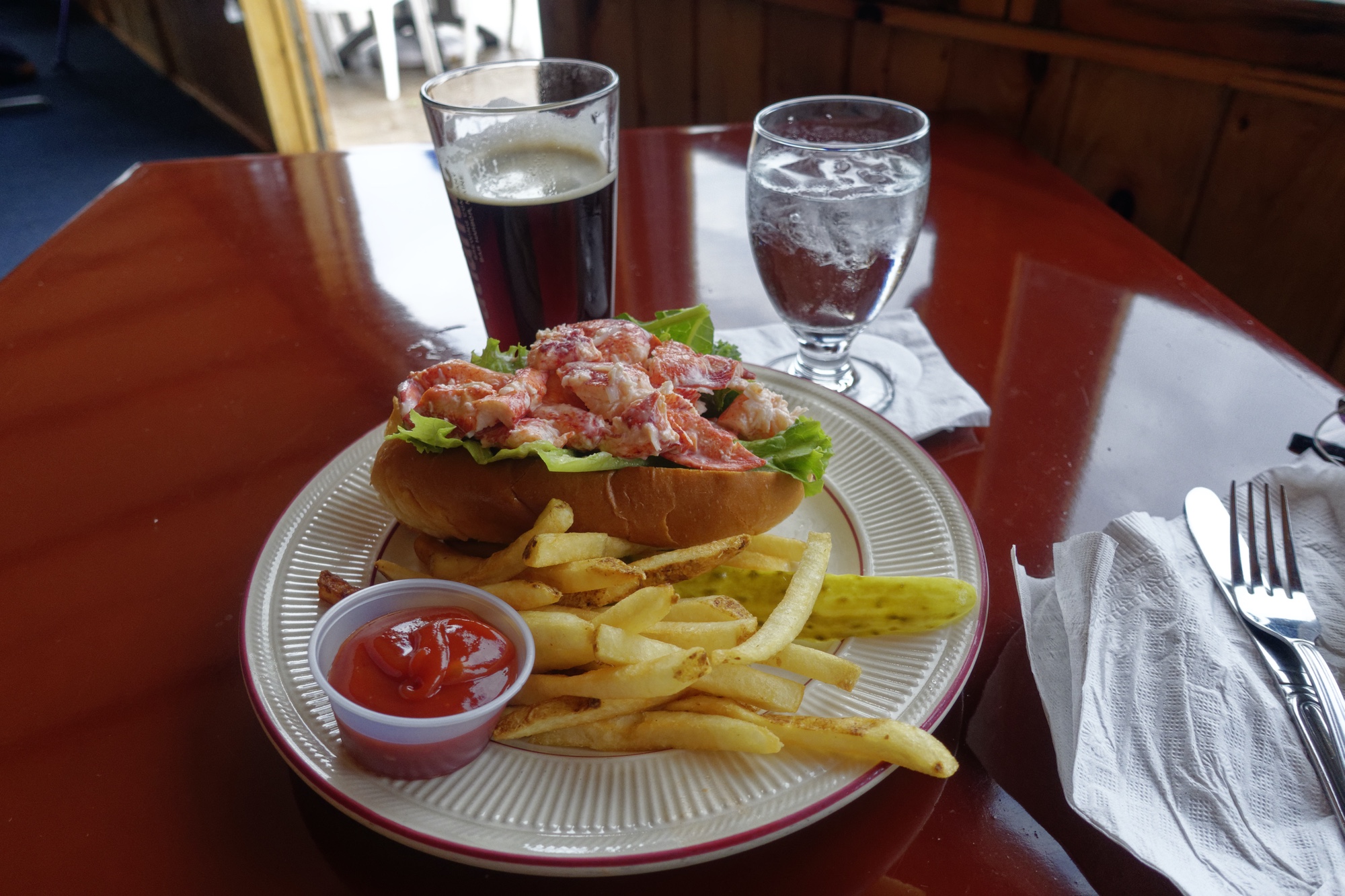 lobster roll 2k.jpg