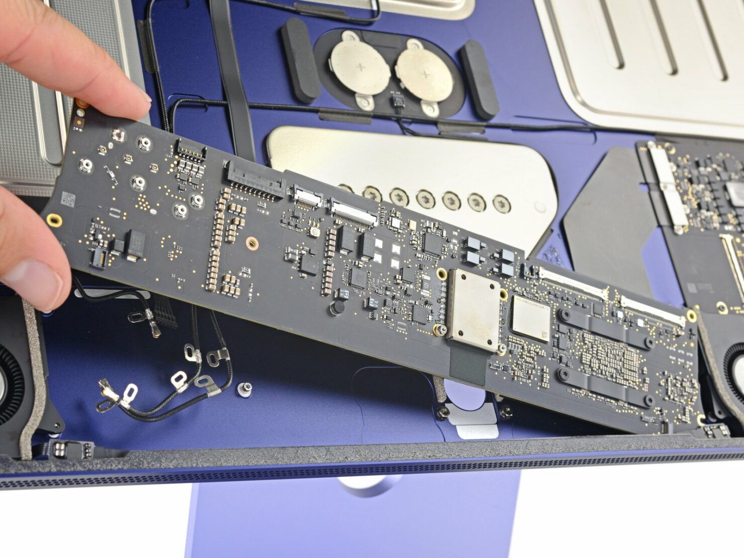 M1-iMac-teardown-1-1480x1110.jpg