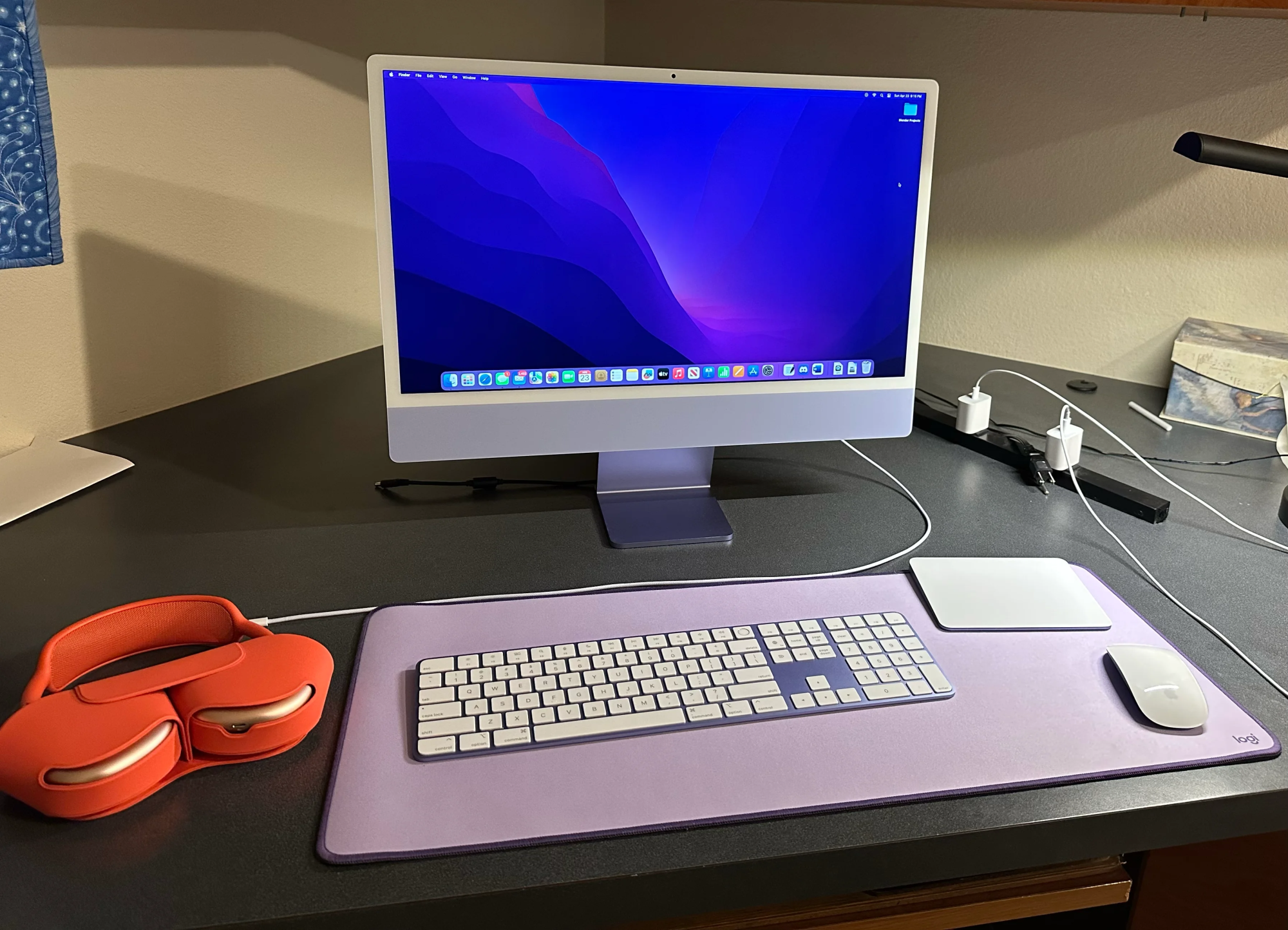 m1-purple-imac-setup-d-v0-rvtqtpfqerva1.png