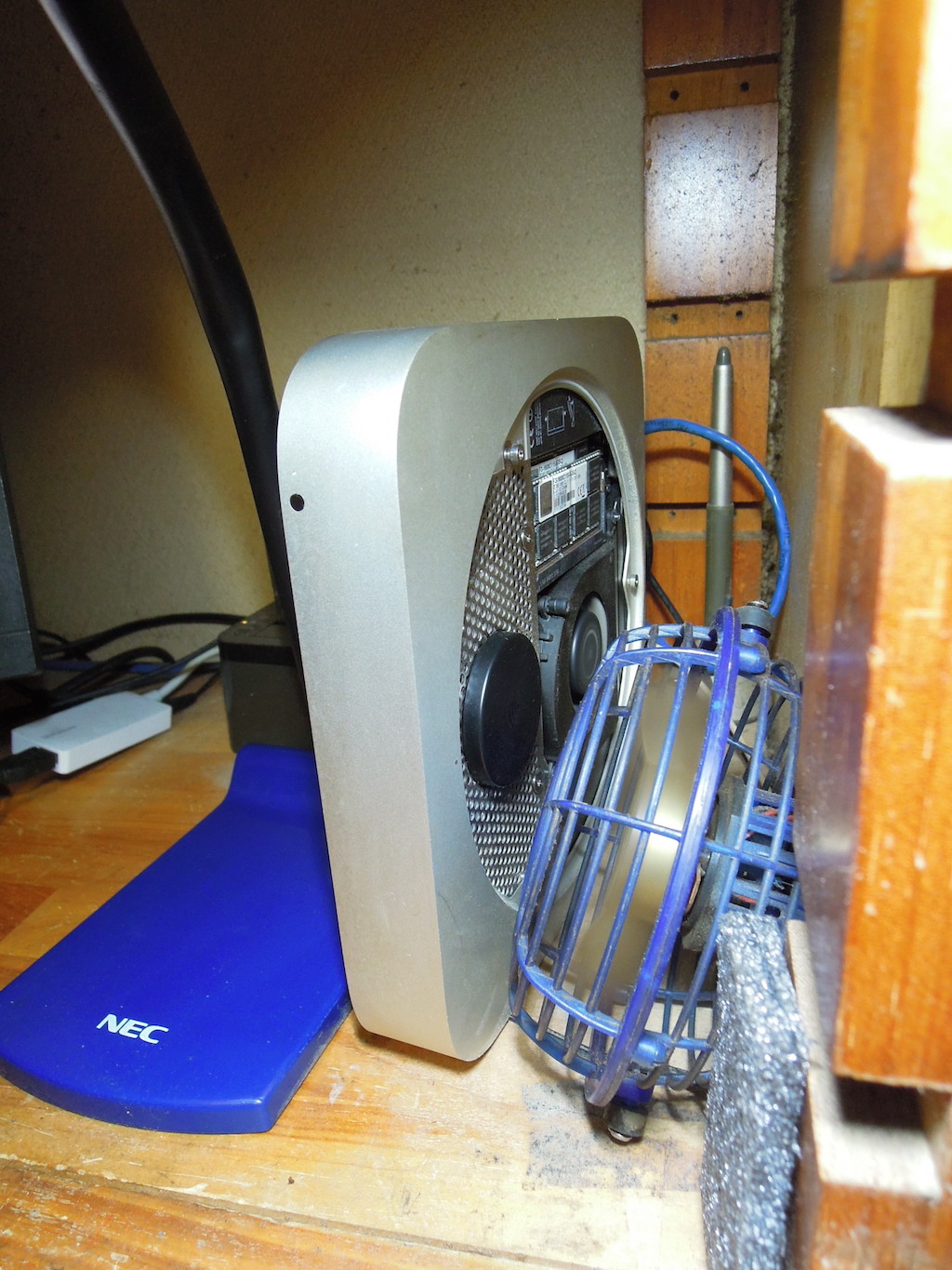 Mac Mini Cool with ext FAN.JPG