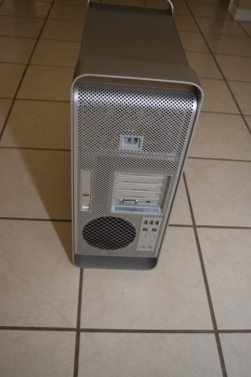 Mac Pro 4,1 - 3.jpg