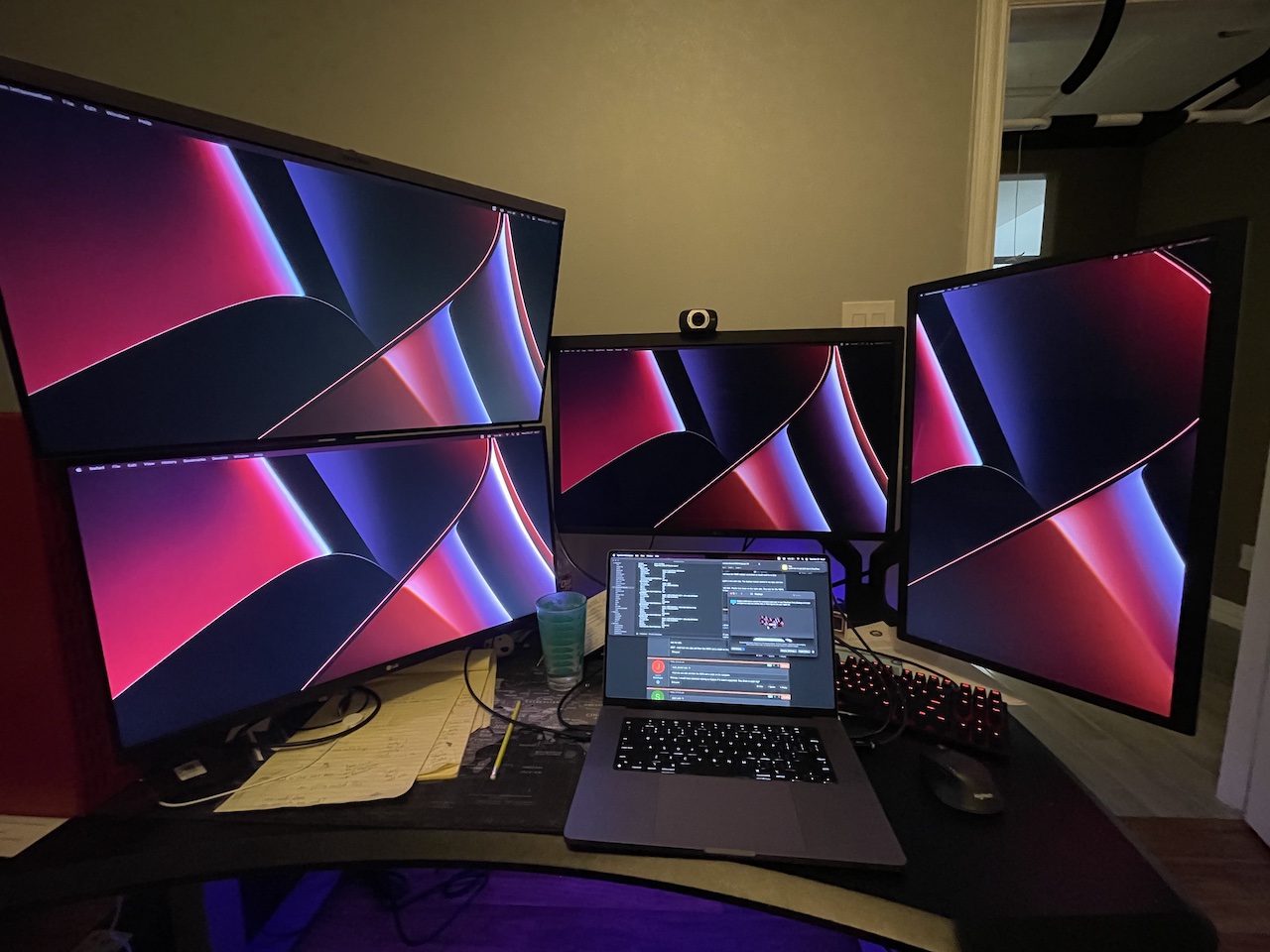 macbook_displays.jpg