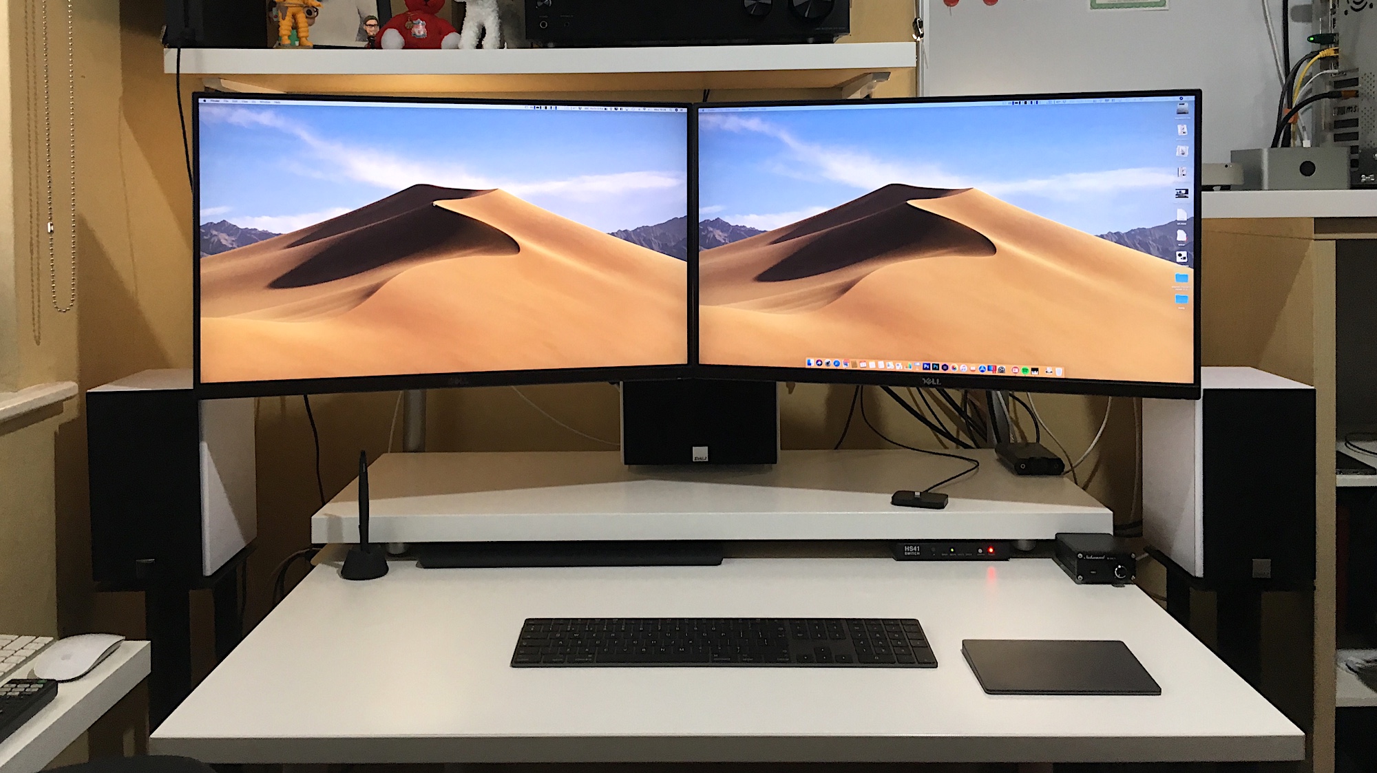 minidesk.jpg