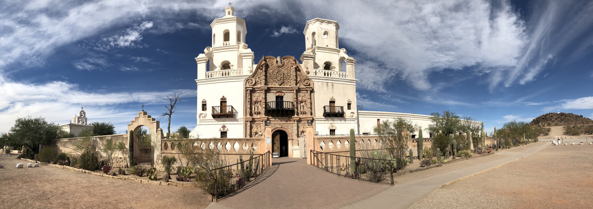 Mission San Xavier del Bac Tucson iP8.jpg