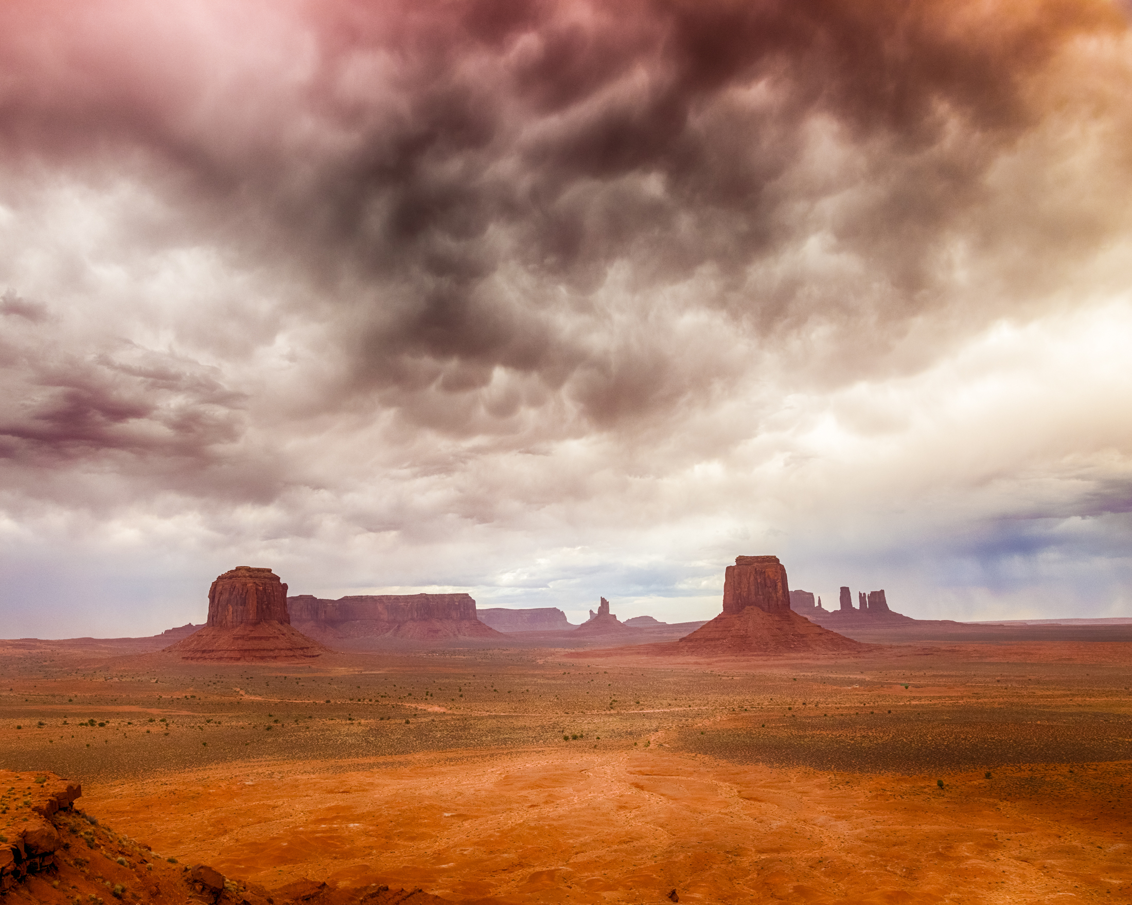 Monument Valley-1-3.jpg