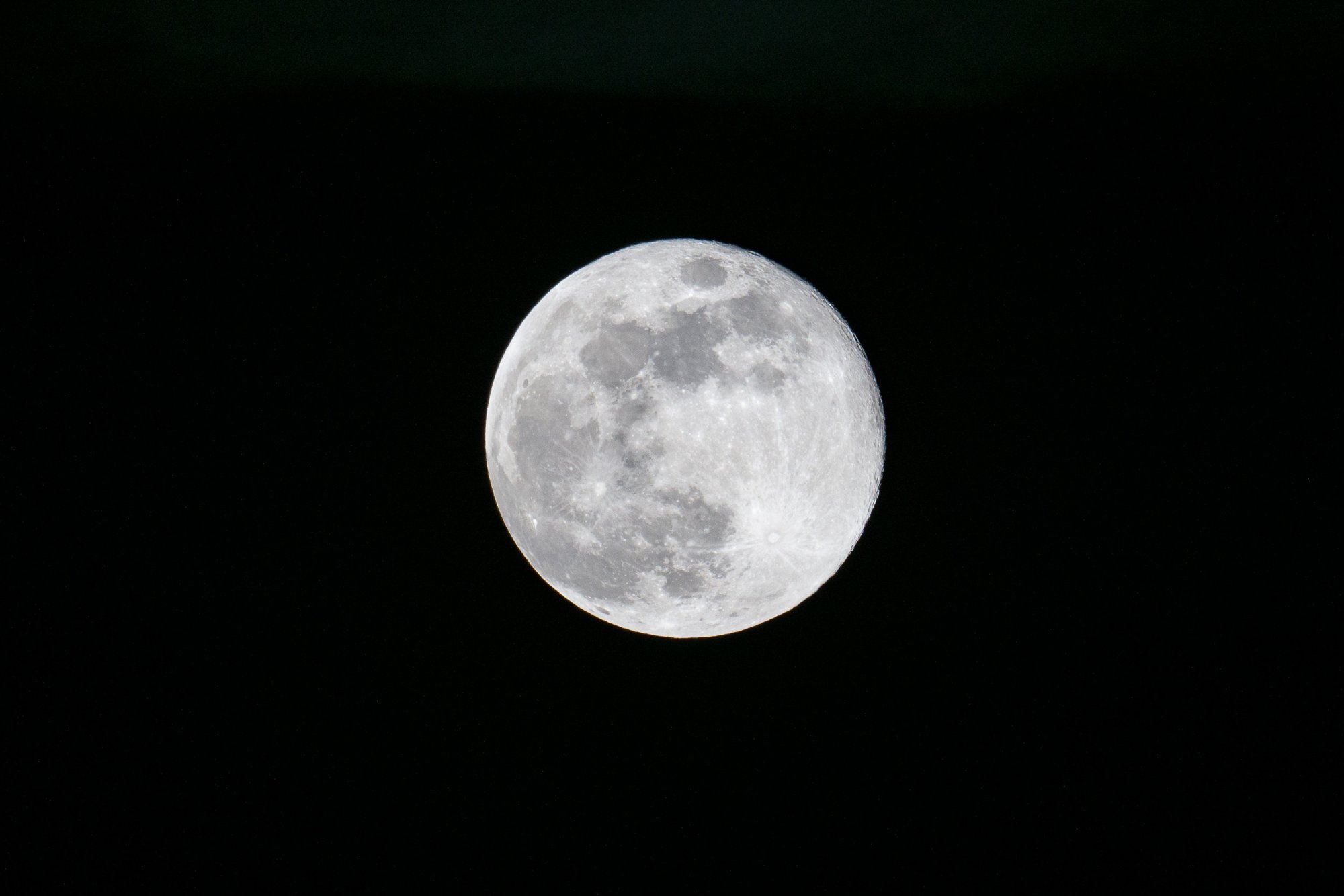 Moon Nov 2023-2500px-4.jpg