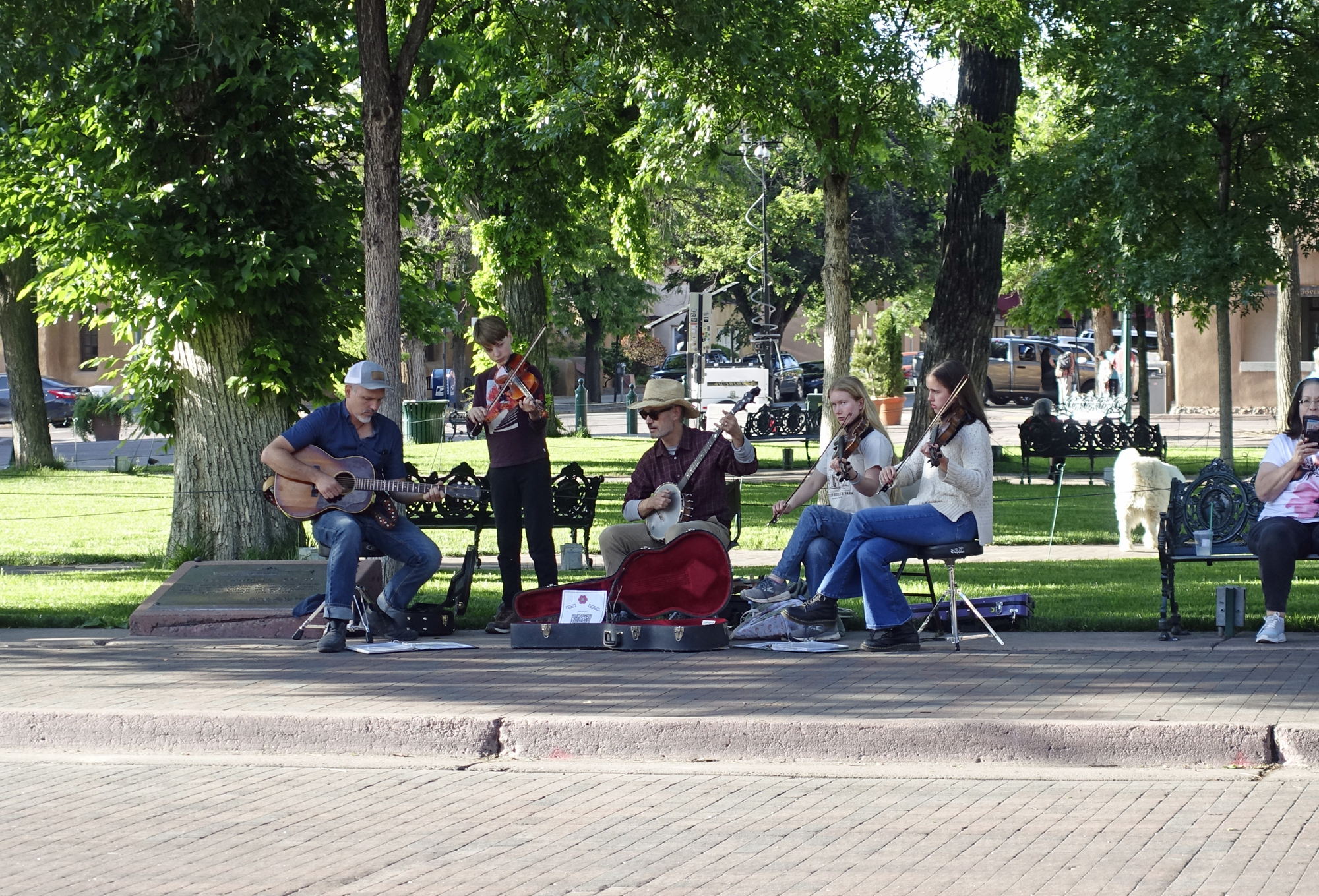 musiciansinplaza.jpg