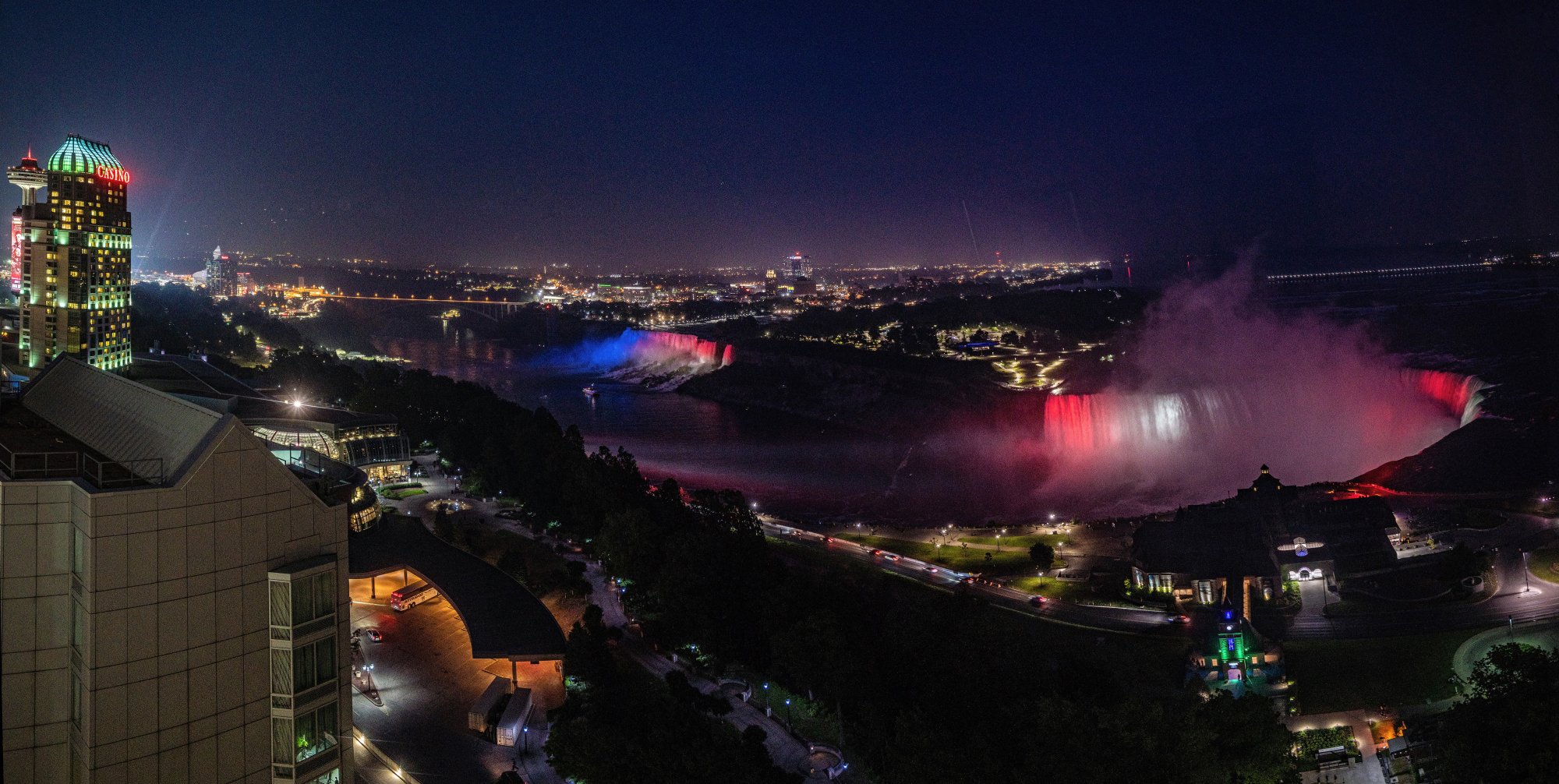 Niagra Canadian Side2 6000px.jpg