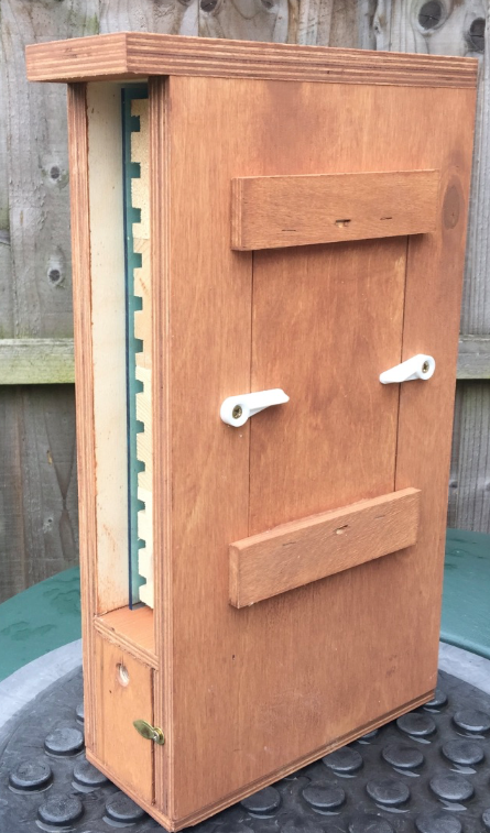 Nurturing-Nature-solitary-bee-observation-nest-box-with-new-easy-to-use-clips-.png