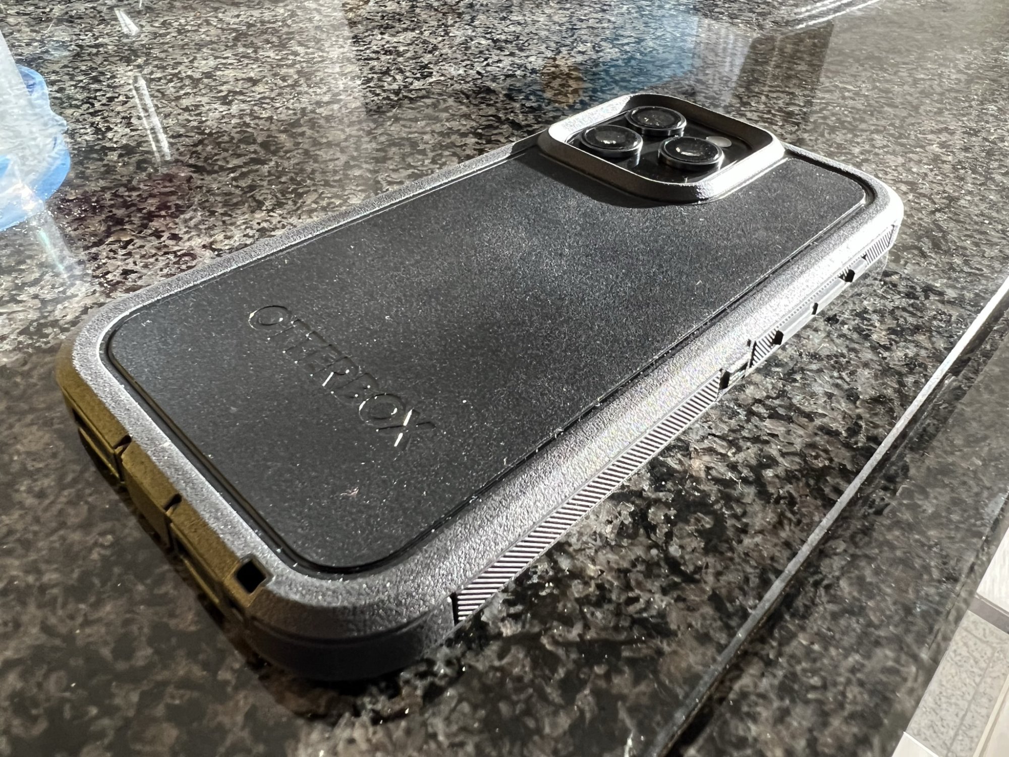 Otterbox Defender XT 2.jpg