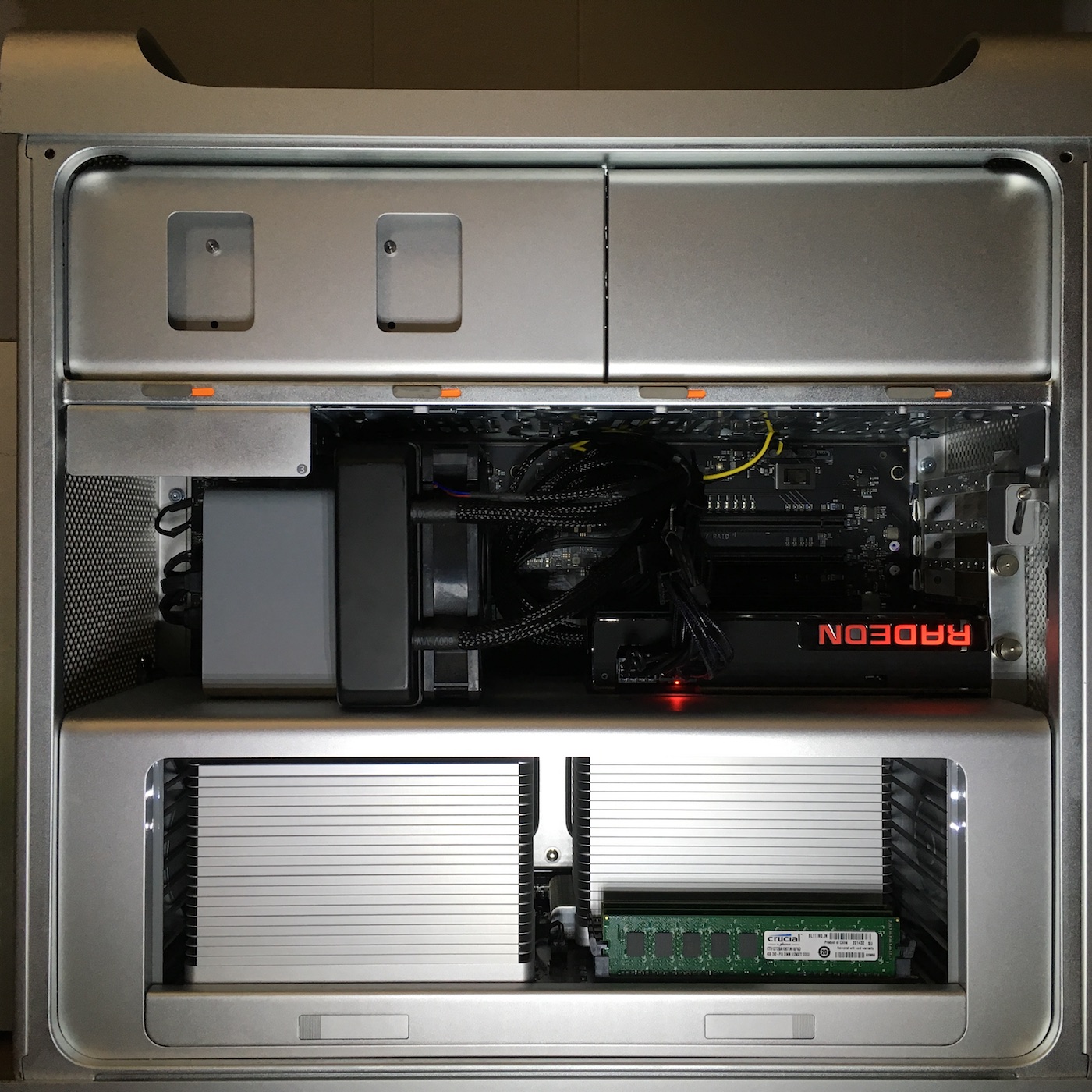 Radeon-R9-Fury-X-Mac-Pro-Tower.JPG