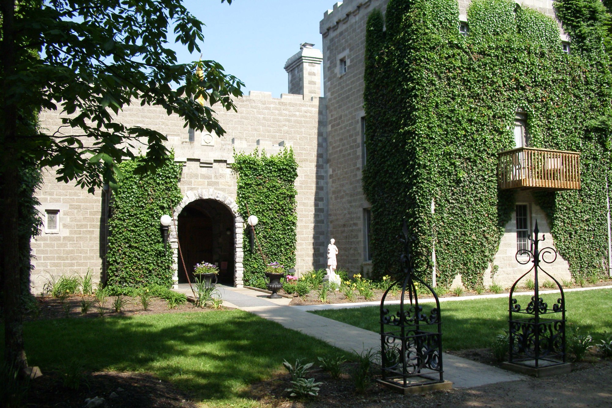 Ravenwood Castle B&B 1.jpg