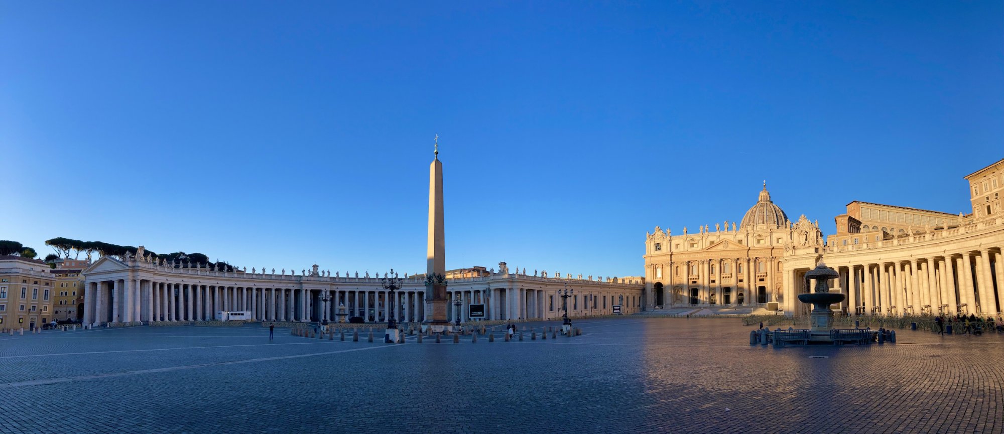 Rome St Peter's Panorama smaller.jpg