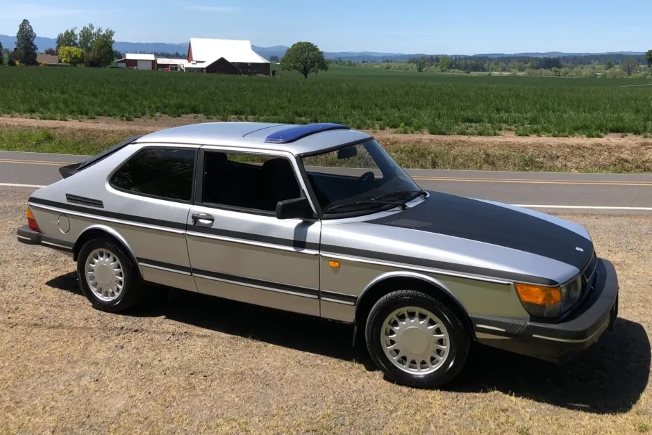 Saab.jpeg