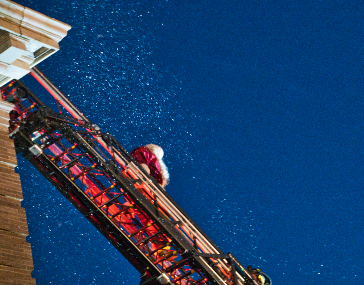 Santa Descending fFron the Roof.jpeg