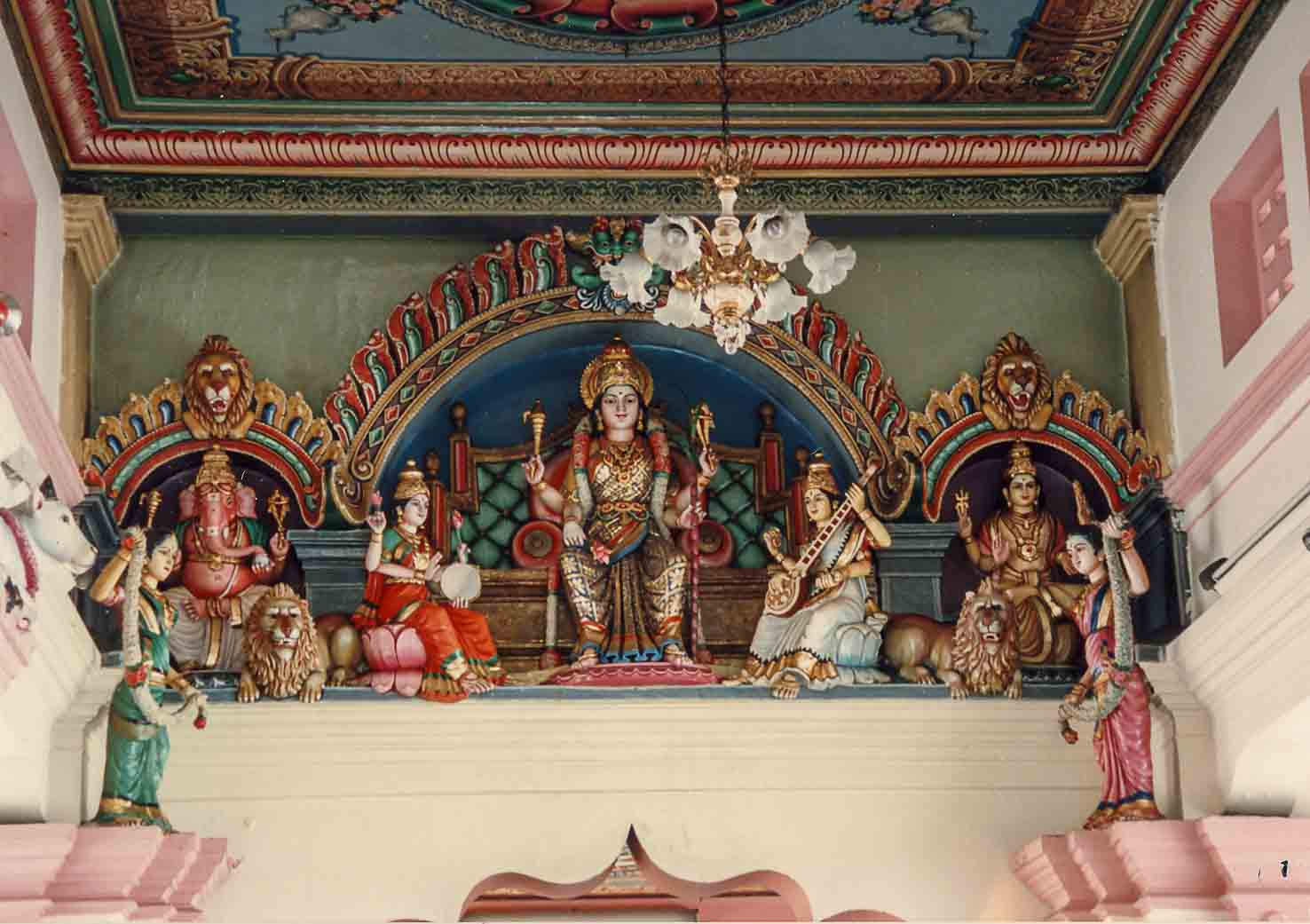 Singapore temple 1990.jpg