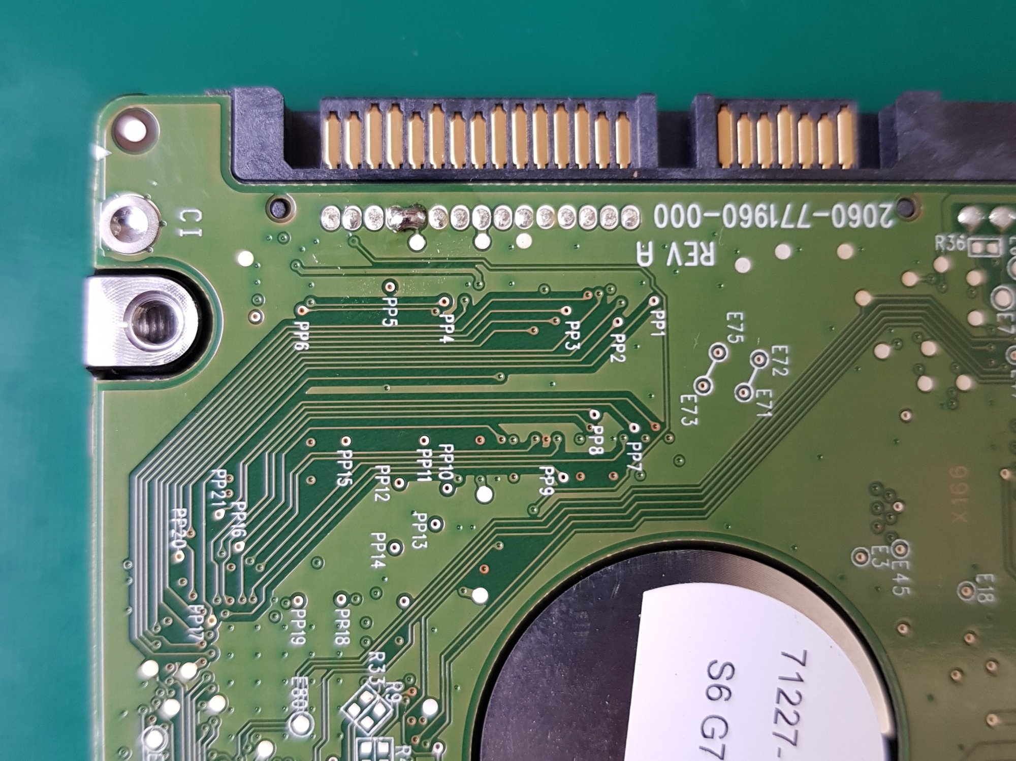 Soudure-Sonde-Sata-Apple-2010-2011-1.jpg