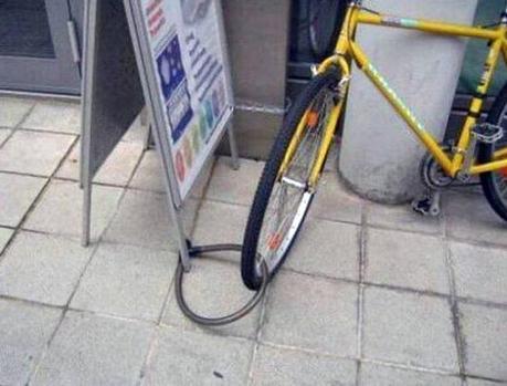 Top-10-Funny-Bad-Security-Fails-6[1].jpeg